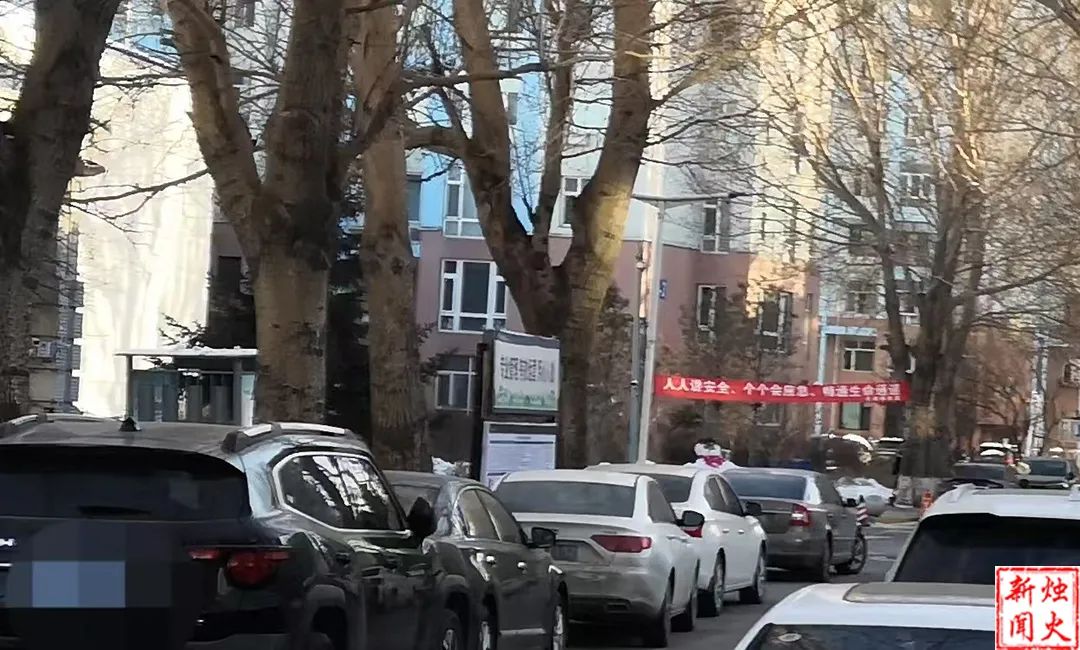 DƬ